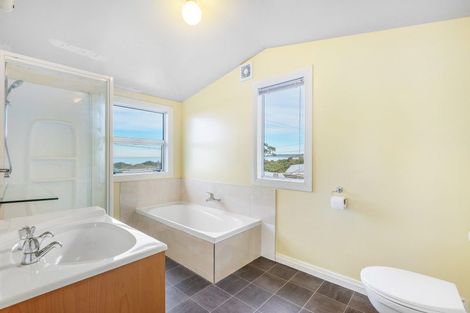 Photo of property in 33 Queen Street, Brighton, Dunedin, 9035
