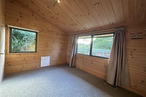 Photo of property in 8a Riverstone Drive, Riverstone Terraces, Upper Hutt, 5018