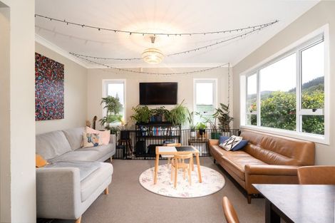 Photo of property in 9 Franklyn Road, Tawa, Wellington, 5028