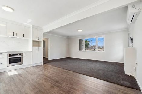 Photo of property in 42 Churchill Avenue, Manurewa, Auckland, 2102