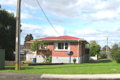 Photo of property in 3/783 Te Atatu Road, Te Atatu Peninsula, Auckland, 0610