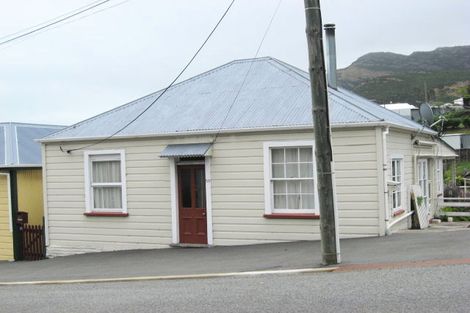 Photo of property in 59 Oxford Street, Lyttelton, 8082