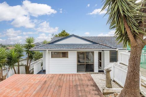 Photo of property in 15a Correa Court, Goodwood Heights, Auckland, 2105