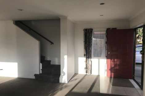 Photo of property in 51 De Havilland Drive, Goodwood Heights, Auckland, 2105