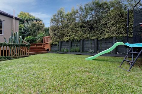 Photo of property in 53 Staincross Street, Green Bay, Auckland, 0604