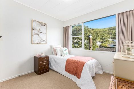 Photo of property in 71 Oriel Avenue, Tawa, Wellington, 5028