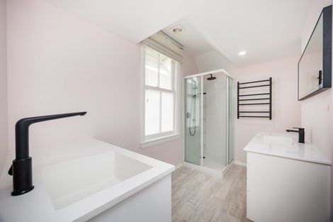 Photo of property in 305 Featherston Street, Palmerston North, 4410