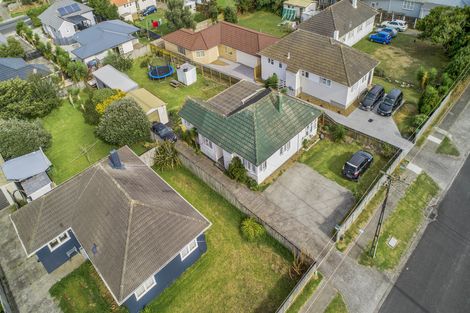 Photo of property in 15 Arimu Road, Papakura, 2110