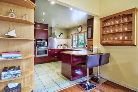 Photo of property in 53 Staincross Street, Green Bay, Auckland, 0604