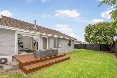 Photo of property in 361 Main North Road, Redwood, Christchurch, 8051