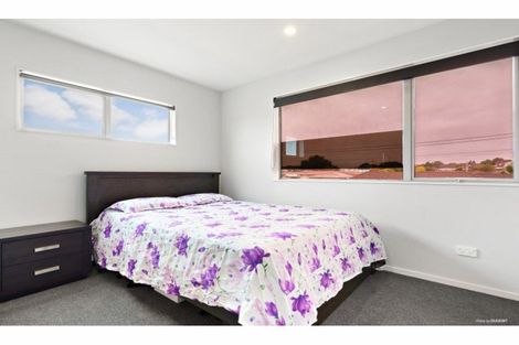 Photo of property in 23/11 Ray Small Drive, Papakura, 2110