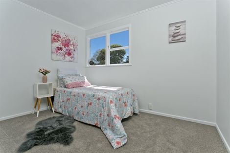 Photo of property in 18 Lendic Avenue, Henderson, Auckland, 0612