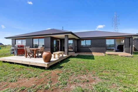 Photo of property in 592 Mangorei Road, Mangorei, New Plymouth, 4371