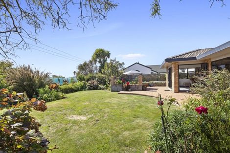 Photo of property in 13 Karina Road, Merrilands, New Plymouth, 4312