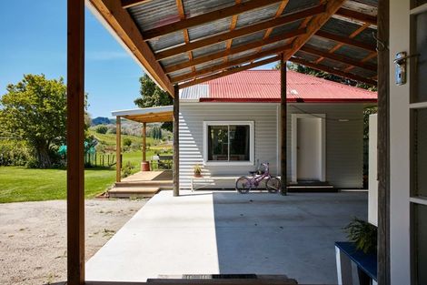 Photo of property in 32 Waihirere Domain Road, Waihirere, Gisborne, 4071