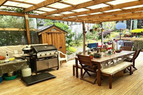 Photo of property in 5 Baker Street, Fairview Heights, Auckland, 0632