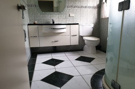 Photo of property in 14 San Domingo Rise, Henderson, Auckland, 0612