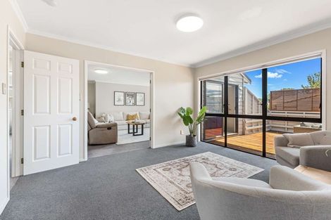 Photo of property in 58 Karina Road, Merrilands, New Plymouth, 4312