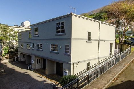 Photo of property in 12e Glenmore Street, Thorndon, Wellington, 6011