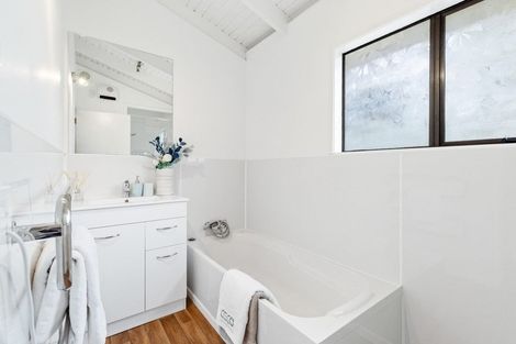 Photo of property in 116 Whangaparaoa Road, Red Beach, 0932