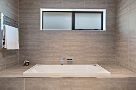 Photo of property in 1 Parkview Drive, Gulf Harbour, Whangaparaoa, 0930