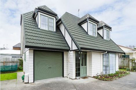 Photo of property in 2/76 Trafalgar Street, Waterloo, Lower Hutt, 5011