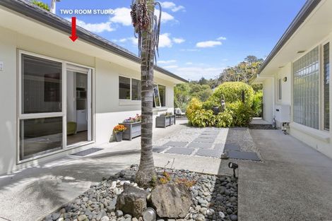 Photo of property in 7 Hobbs Road, Matakatia, Whangaparaoa, 0930