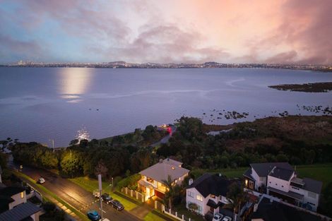 Photo of property in 67 Harbour View Road, Te Atatu Peninsula, Auckland, 0610