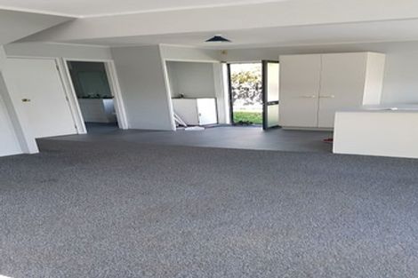 Photo of property in 15 Caspian Close, New Lynn, Auckland, 0600