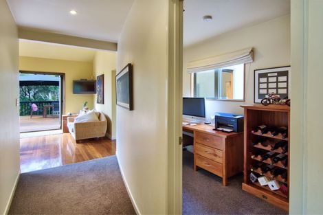 Photo of property in 53 Staincross Street, Green Bay, Auckland, 0604