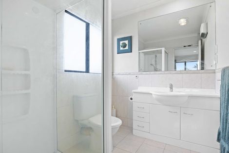 Photo of property in 9 Greta Banks Place, Wattle Downs, Auckland, 2103