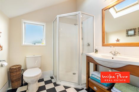 Photo of property in 24 Arama Avenue, Titirangi, Auckland, 0604