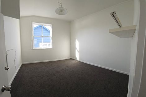 Photo of property in 16 Edinburgh Terrace, Berhampore, Wellington, 6023