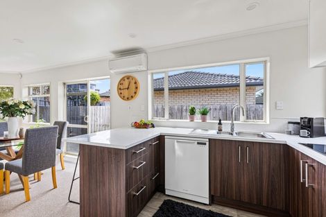 Photo of property in 3 Chesterfield Way, Orewa, 0931