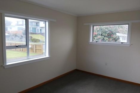 Photo of property in 4 Lydford Place, Spotswood, New Plymouth, 4310