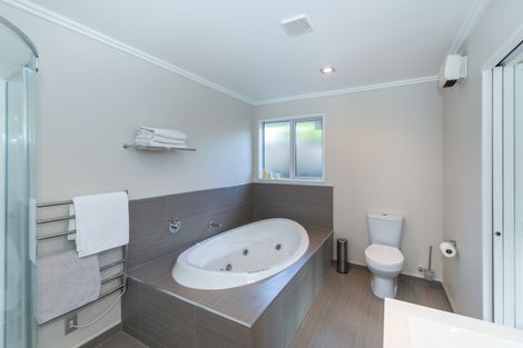 Photo of property in 12 Holbrook Way, Westmorland, Christchurch, 8025