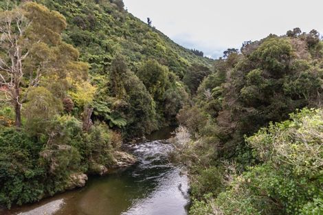 Photo of property in 18 Whangakoko Grove, Birchville, Upper Hutt, 5018