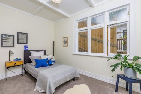 Photo of property in 42 Waterview Road, Stanley Point, Auckland, 0624