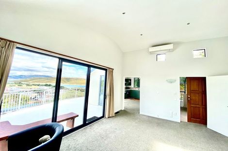 Photo of property in 59a Mana View Road, Paremata, Porirua, 5026