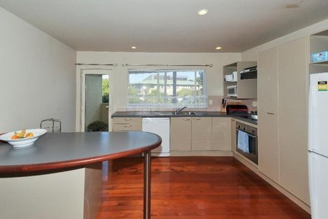 Photo of property in 4/202 Hinemoa Street, Birkenhead, Auckland, 0626