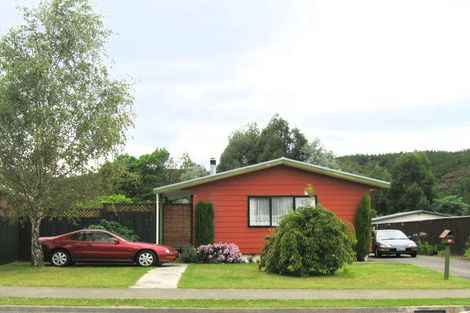 Photo of property in 52 Norana Road, Timberlea, Upper Hutt, 5018