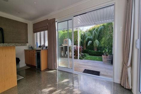 Photo of property in 2/17 Bevyn Street, Castor Bay, Auckland, 0620