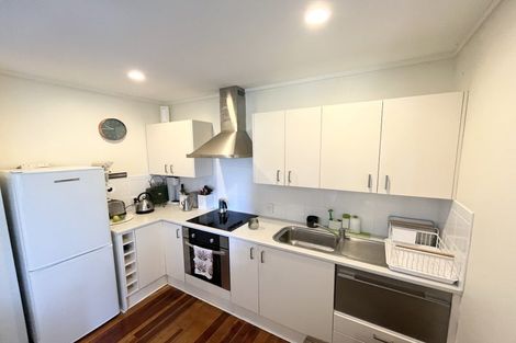 Photo of property in 15/18 Parr Terrace, Castor Bay, Auckland, 0620