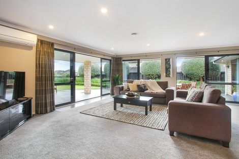 Photo of property in 35 Lough Bourne Drive, Pukekohe, 2120