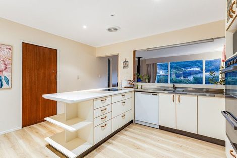 Photo of property in 71 Oriel Avenue, Tawa, Wellington, 5028