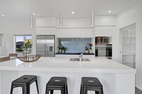 Photo of property in 18 Rawiri Drive, Bell Block, New Plymouth, 4312