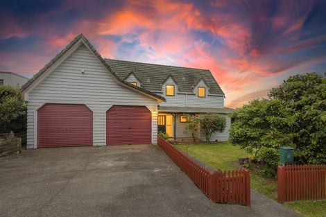 Photo of property in 64 Woodman Drive, Tawa, Wellington, 5028