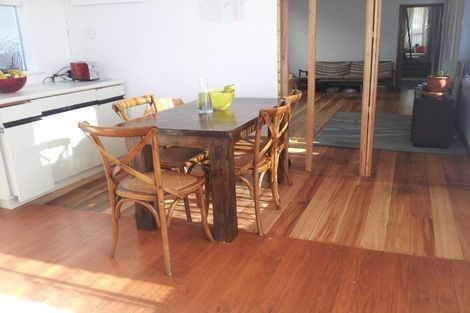 Photo of property in 89 Queens Drive, Lyall Bay, Wellington, 6022