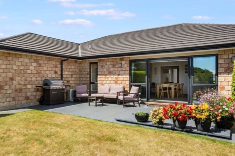 Photo of property in 14a Kaimai Place, Aotea, Porirua, 5024