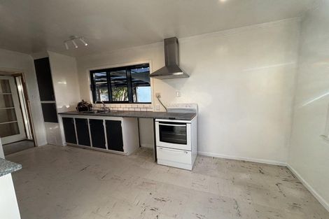 Photo of property in 8 Kuaka Place, Castlecliff, Whanganui, 4501